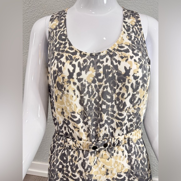 Joie - Grey & Beige Leopard Print Silk Shift Dress W/ Belt - Picture 4 of 10